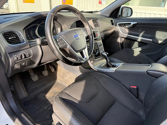 Volvo V60 13 of 15