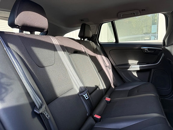 Volvo V60 6 of 15