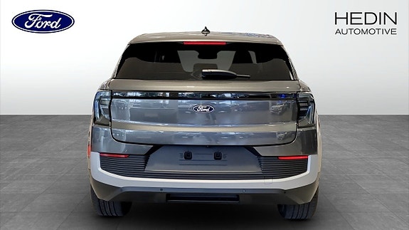 Ford Explorer 7 of 9