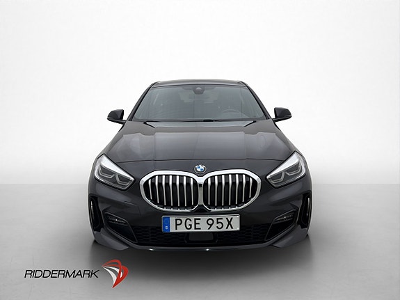 BMW 118i 2 of 5
