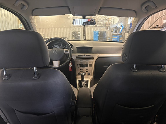 Opel Astra 5 of 5