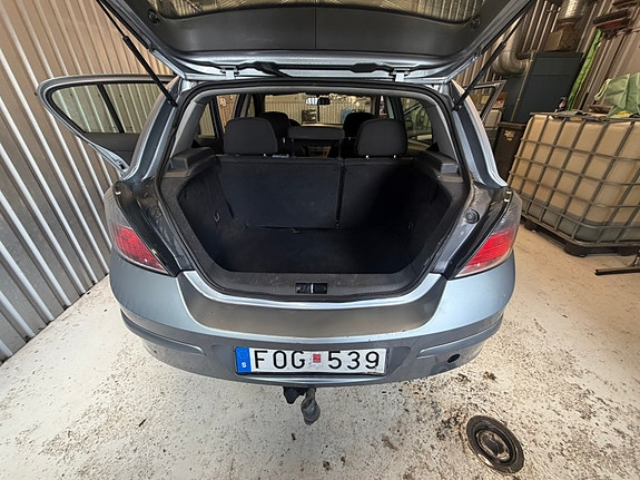 Opel Astra 4 of 5