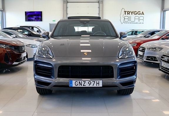 Porsche Cayenne S 2 of 5