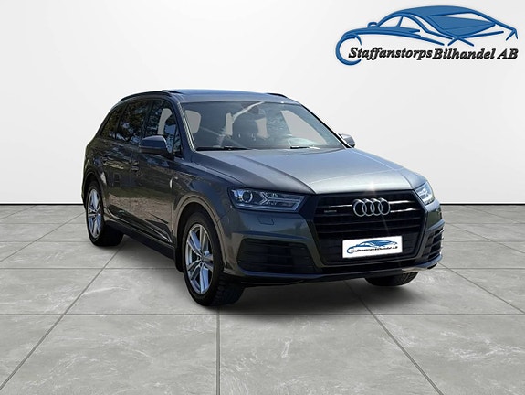 Audi Q7 4 of 5