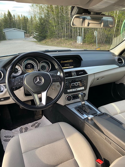 Mercedes-Benz C180 5 of 5