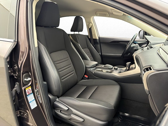 Lexus NX300h 21 of 30