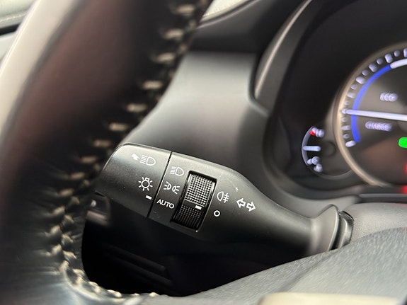 Lexus NX300h 27 of 30