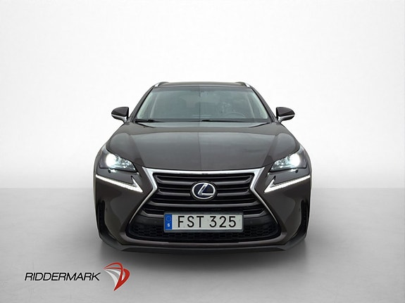 Lexus NX300h 2 of 5