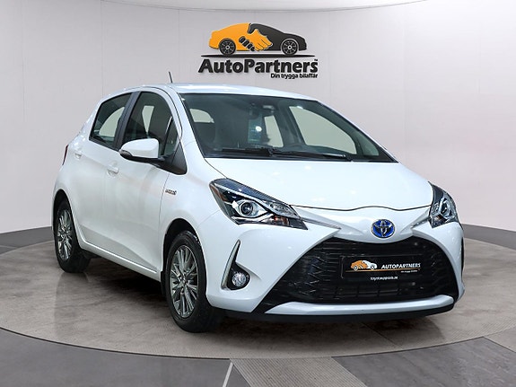 Toyota Yaris 4 of 16