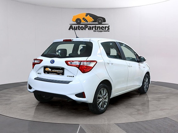 Toyota Yaris 6 of 16