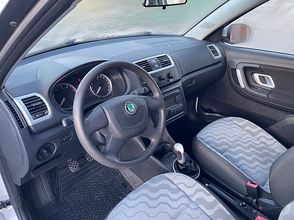 Skoda Fabia 10 of 15
