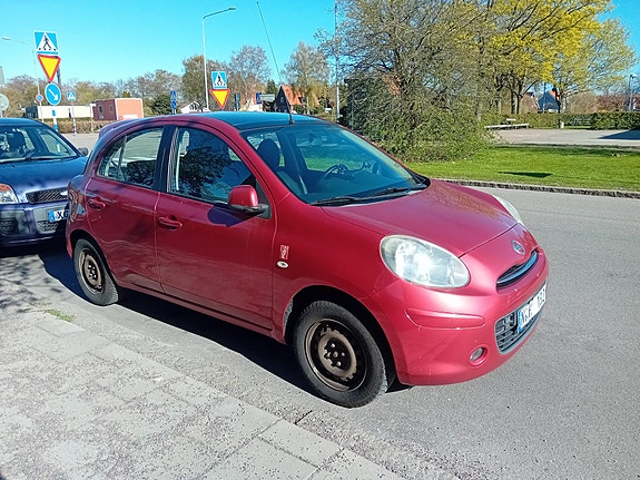 Nissan Micra 4 of 5