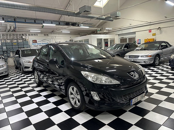 Peugeot 308 2 of 5