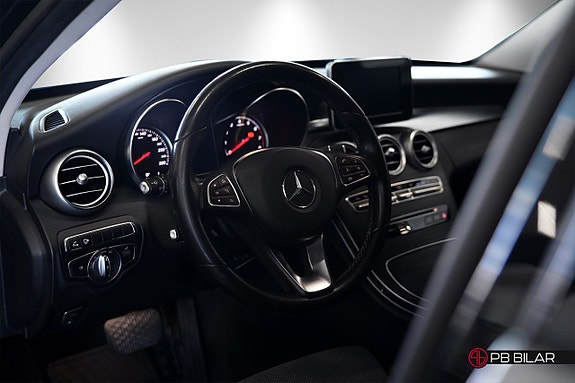 Mercedes-Benz C350 9 of 26