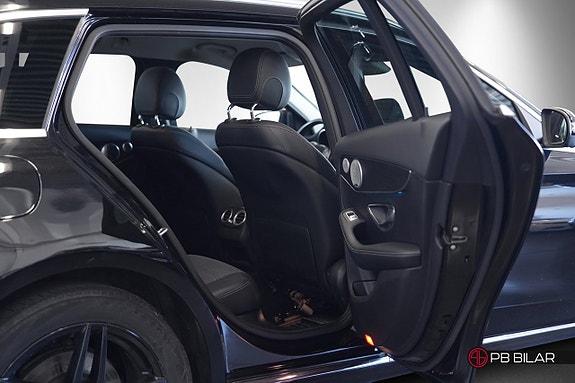 Mercedes-Benz C350 15 of 26
