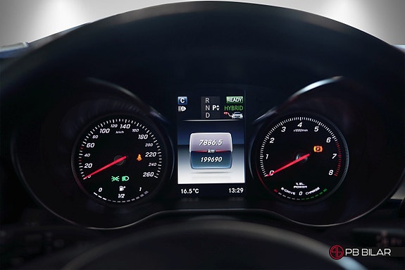 Mercedes-Benz C350 17 of 26