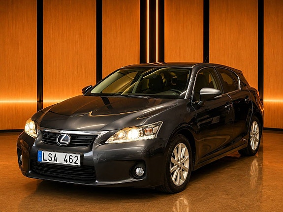 Lexus CT200h 3 of 5
