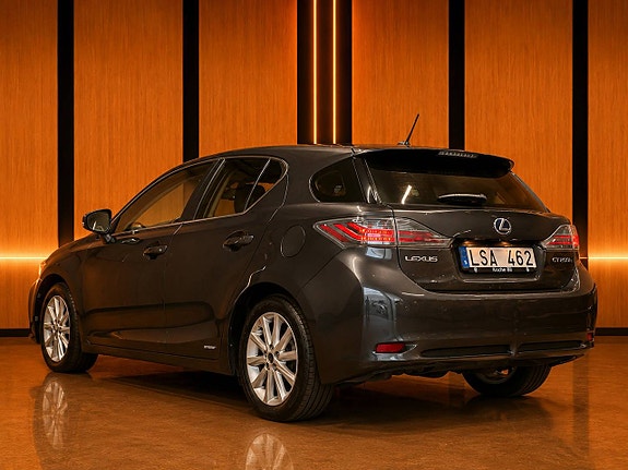 Lexus CT200h 4 of 5