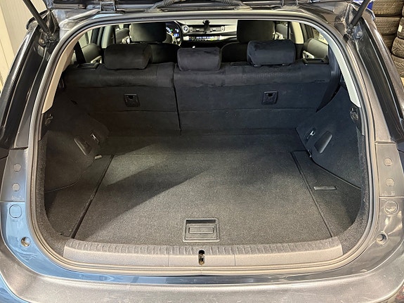 Lexus CT200h 11 of 11
