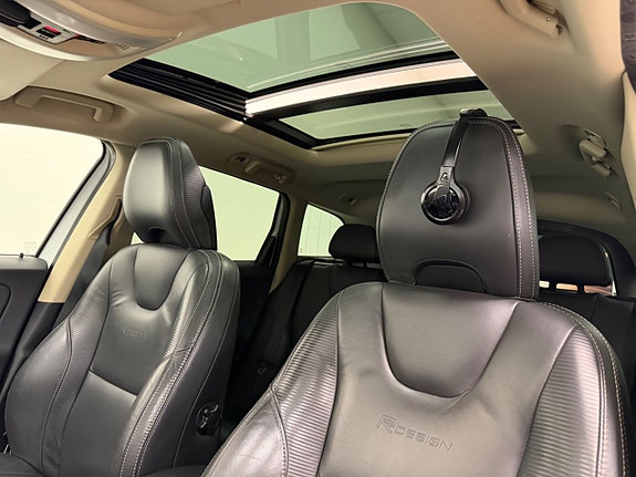 Volvo XC60 10 of 28