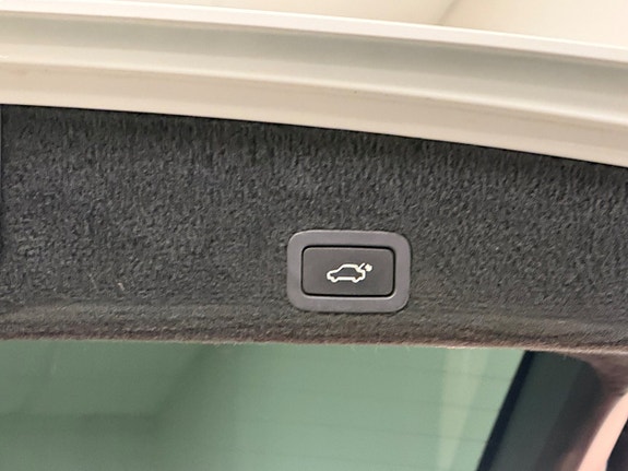 Volvo XC60 25 of 28