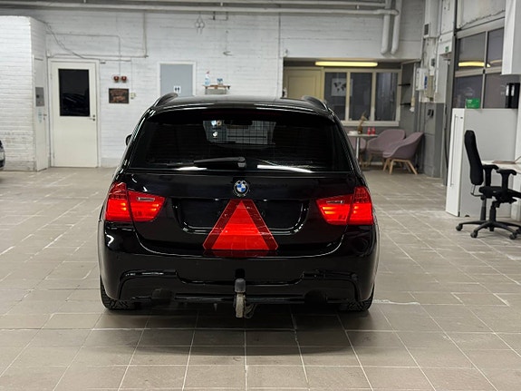 BMW 320d 4 of 11