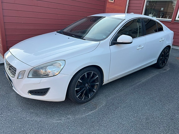 Volvo S60 5 of 7