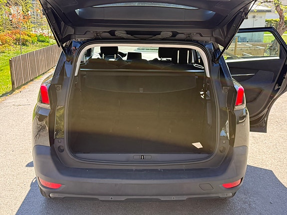 Peugeot 5008 4 of 5
