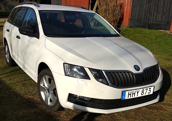 Skoda Octavia 2 of 5