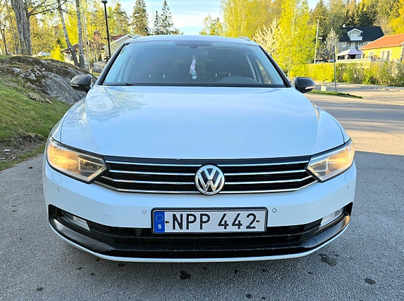 Volkswagen Passat 8 of 13