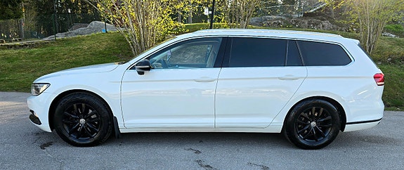Volkswagen Passat 2 of 5