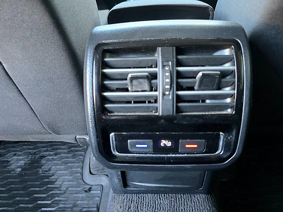Volkswagen Passat 13 of 13