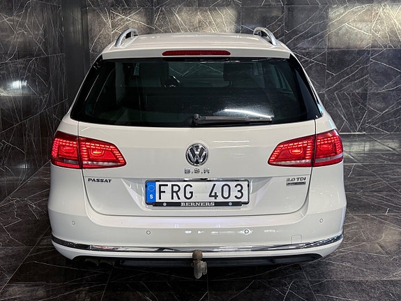 Volkswagen Passat 12 of 20