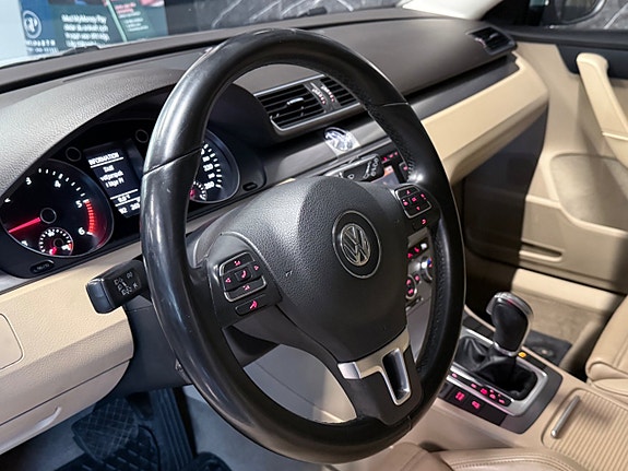 Volkswagen Passat 18 of 20