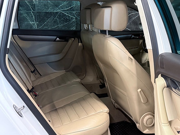 Volkswagen Passat 16 of 20
