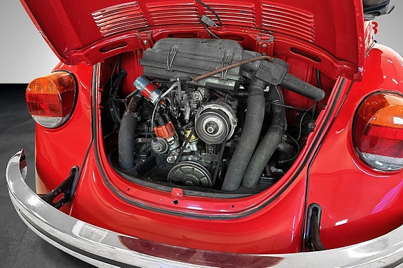 Volkswagen 1303 21 of 30