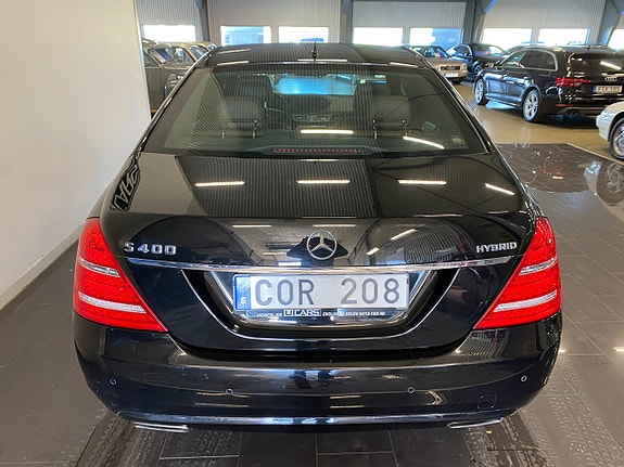 Mercedes-Benz S400 9 of 26