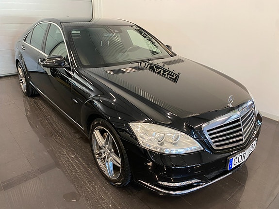 Mercedes-Benz S400 3 of 26