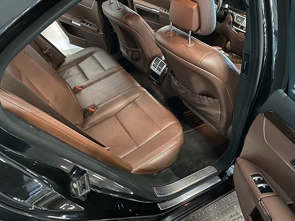 Mercedes-Benz S400 17 of 26