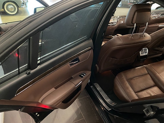 Mercedes-Benz S400 20 of 26