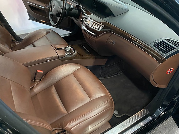 Mercedes-Benz S400 18 of 26