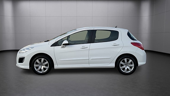 Peugeot 308 2 of 5