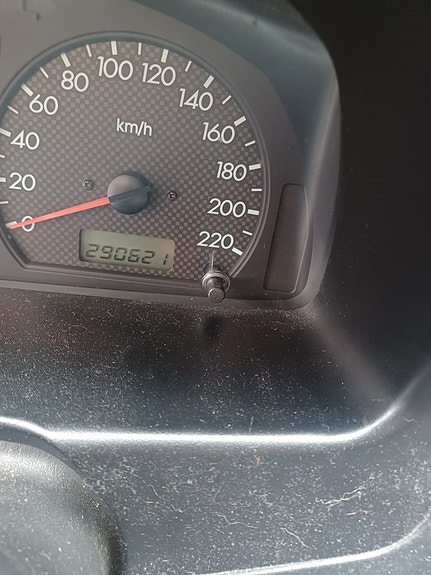 Hyundai Terracan 2 of 3