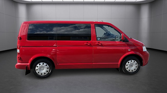 Volkswagen Caravelle 4 of 5