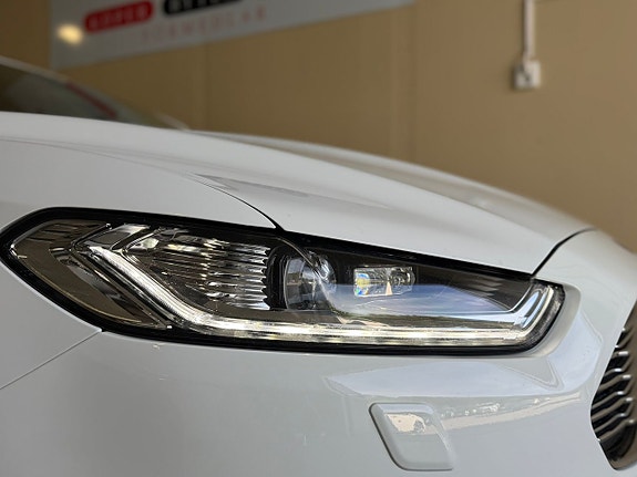 Ford Mondeo 2 of 5