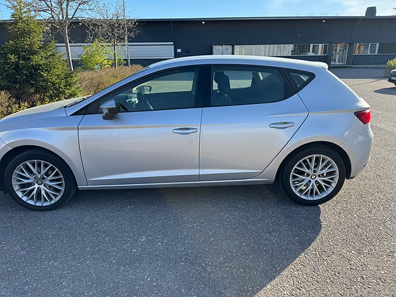 Seat Leon 3 of 5