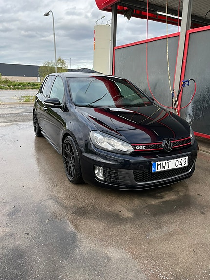 Volkswagen Golf VI 2 of 14