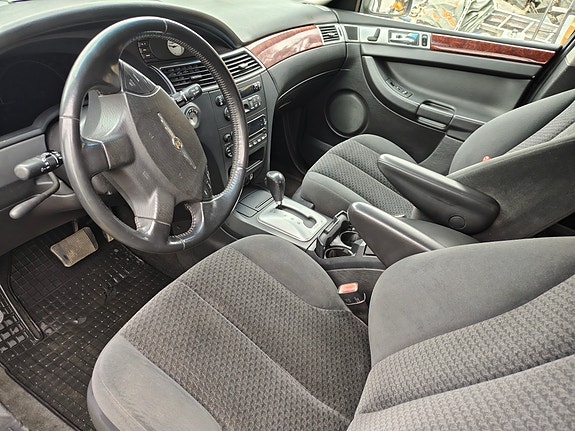 Chrysler Pacifica 7 of 10