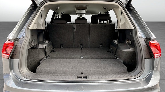 Volkswagen Tiguan Allspace 12 of 14
