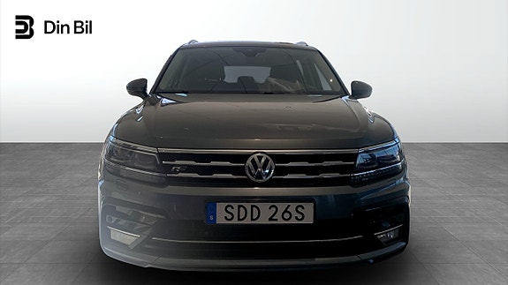 Volkswagen Tiguan Allspace 4 of 5